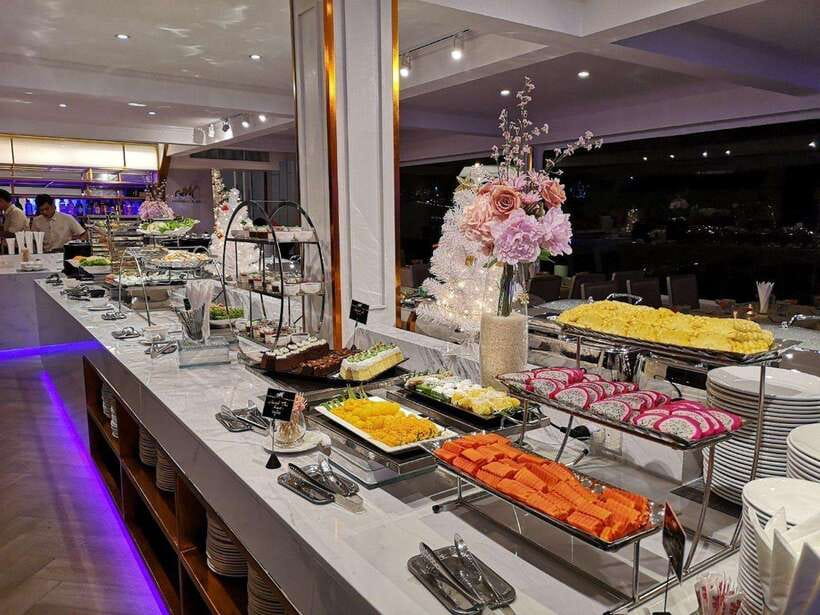 Bangkok: Chao Phraya River Meridian Cruise with Buffet - Sunset cruise vs dinner cruise: what changes the mood