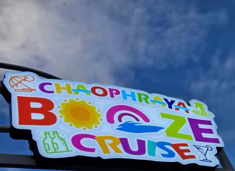 Bangkok : Chaophraya Booze Cruise – Drinks Onboard - The 2-hour evening route: what you’ll actually see at night