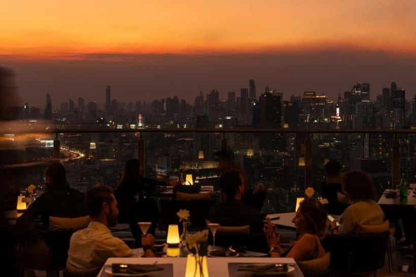 Bangkok: Cielo Sky Bar & Restaurant Rooftop - What you actually eat: Thai and international fusion, built for variety