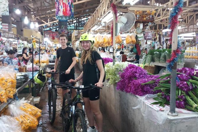 Bangkok City Bike Tour - Hotel-pickup & Lunch - Talad Noi Wall Art: starting in an older riverside community