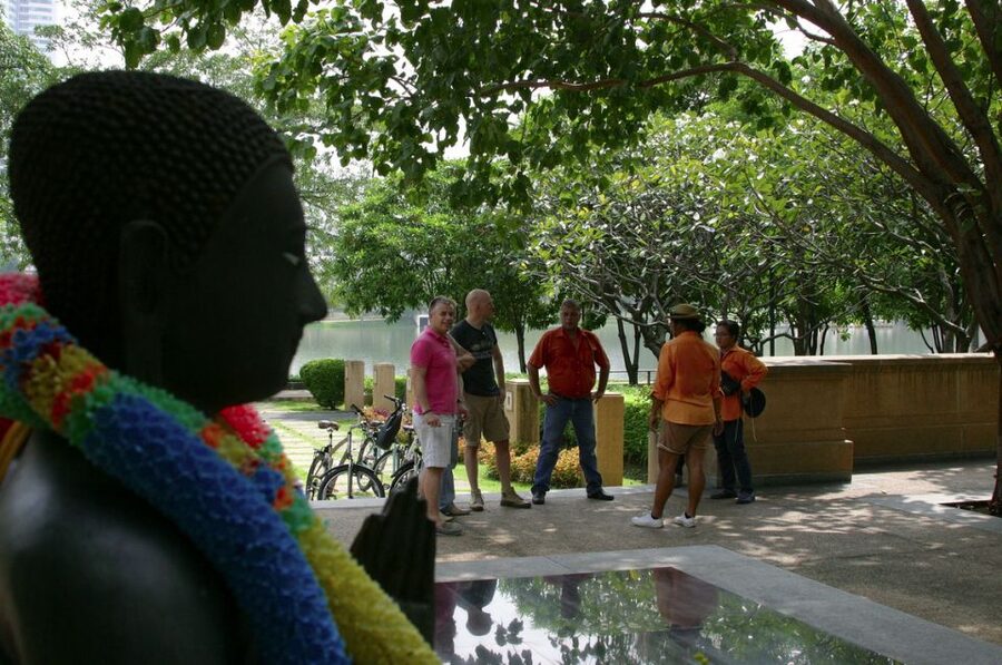 Bangkok: City Culture half-day Bike Tour - A Temple Stop That Sets the Tone Right Away