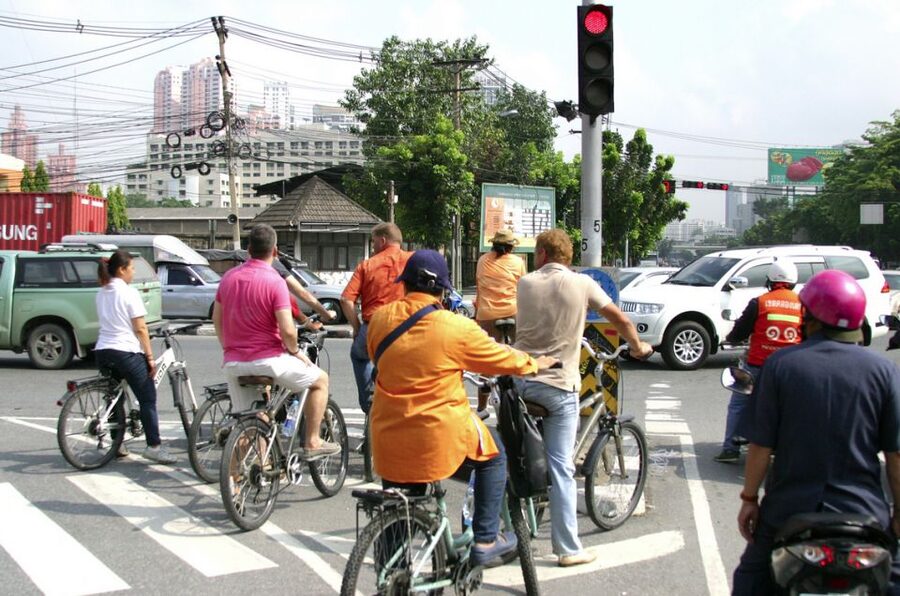 Bangkok: City Culture half-day Bike Tour - Crossing Rama IV and Passing Modern Bangkok’s Power Zone