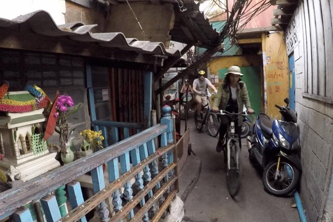 Bangkok City Culture Tour by Bike - Wat Chong Lom: quick temple context, Thai rites explained