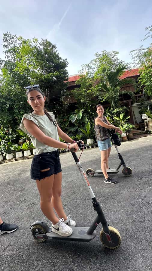 Bangkok: City Highlights Electric Scooter Tour - Why This Bangkok Old City E-Scooter Tour Works