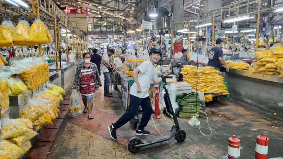Bangkok: City Highlights Electric Scooter Tour - Pace, Breaks, and What to Bring for 2h30