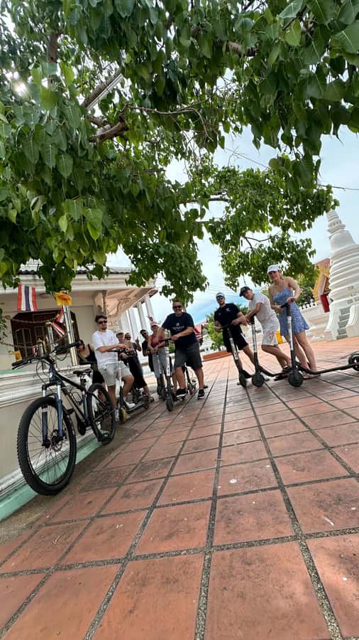 Bangkok: City Highlights Electric Scooter Tour - Meeting Point and First Minutes in the Real Bangkok
