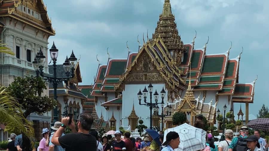 Bangkok: City Highlights Private Tour with Palace & Temples - Logistics that make the tour feel smooth in real life