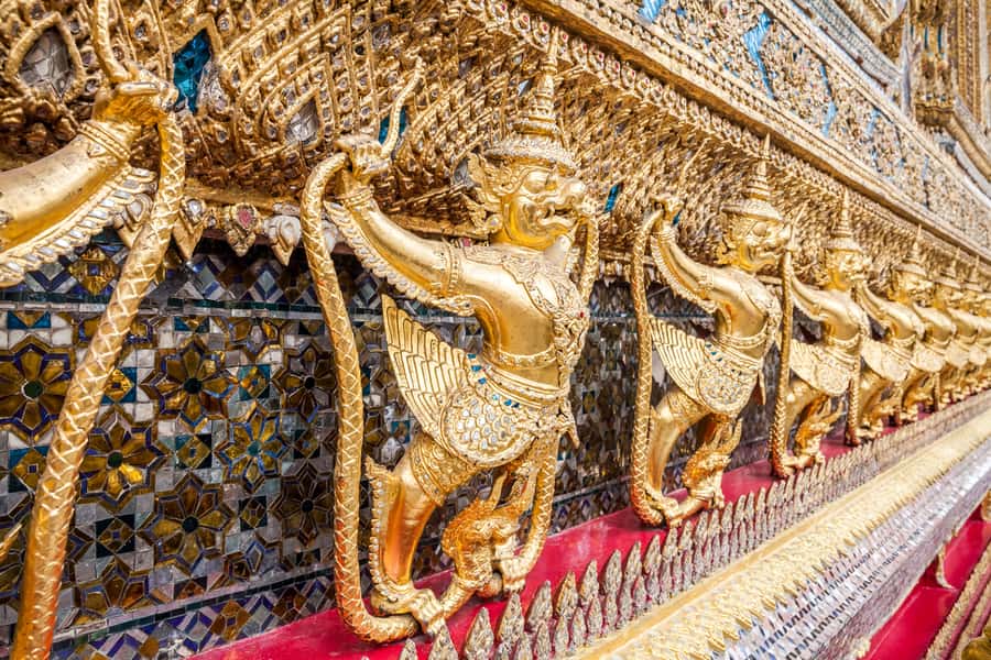 Bangkok: City Highlights Temple and Market Walking Tour - Dress code, shoes off, and other rules you should take seriously
