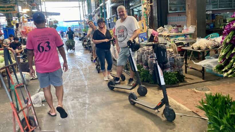 Bangkok Classic Discovery - Temple circuit by scooter and short walks: Wat Mahannapharam to Wat Ratchanatdaram