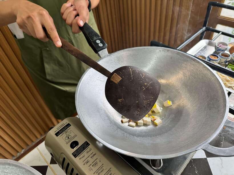 Bangkok Cooking Class : Traditional Thai dishes&Market Trip - Market First in Bangkok, and Why It Changes Everything