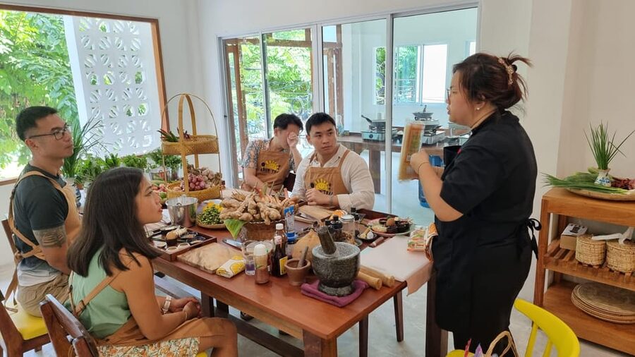 Bangkok: Cooking Class + Tuk Tuk Ride + Market Tour - Dietary Needs and Comfort Level: Vegetarian Options and Allergies