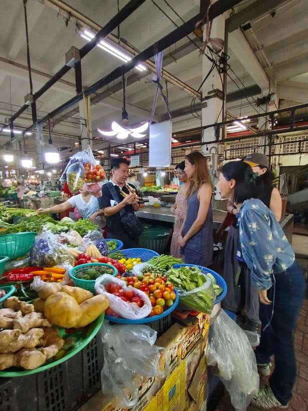 Bangkok: Cooking Class + Tuk Tuk Ride + Market Tour - Finding Arun Thai Cooking School Near Wat Arun and Icon Siam