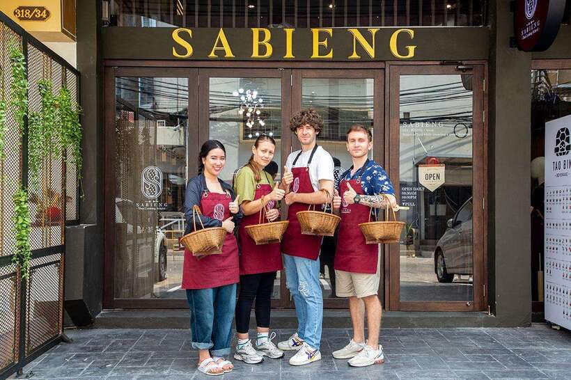 Bangkok: Cooking Class with Market Visit & Tuk Tuk Ride - Group size, language help, and the learning style you can count on