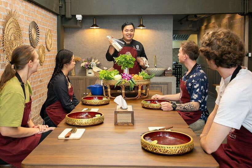 Bangkok: Cooking Class with Market Visit & Tuk Tuk Ride - Who this Bangkok cooking class is best for