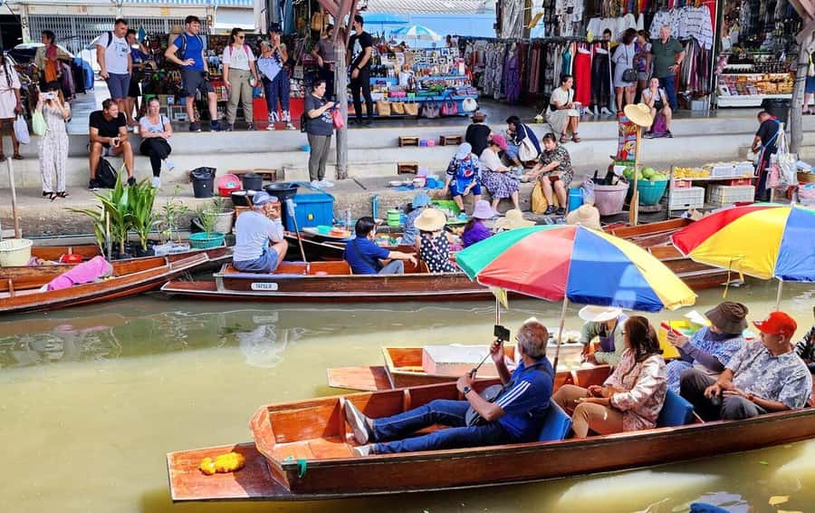 Bangkok: Damnoen Floating Market & Train Market Private Tour - Private Transport and Guides Who Actually Make It Easier