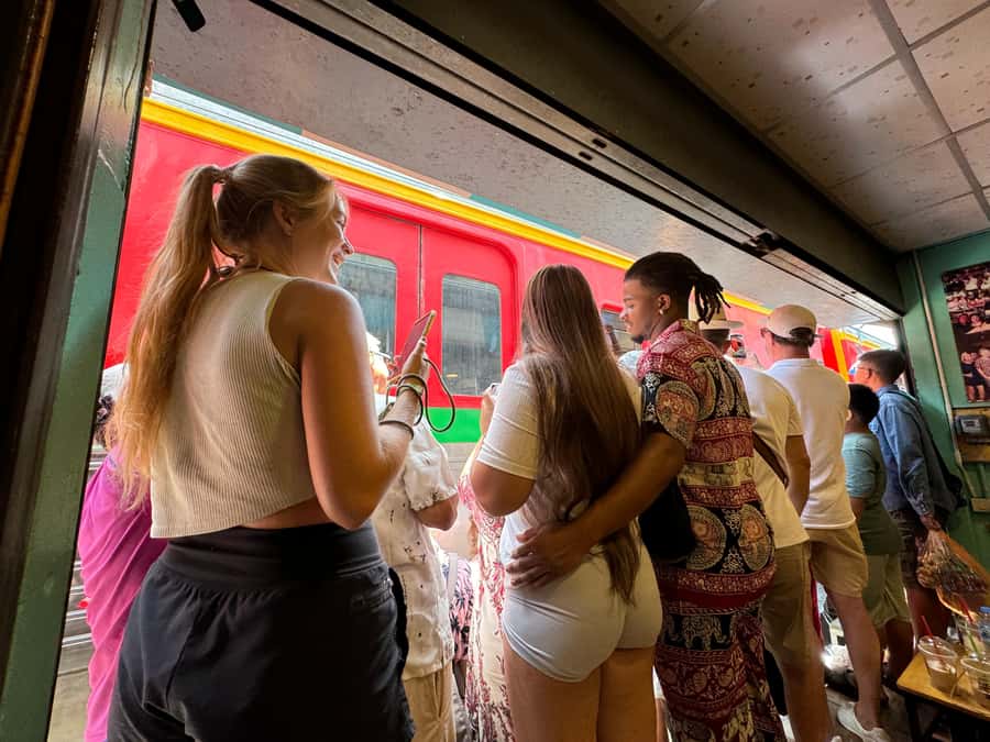 Bangkok: Damnoen Floating Market & Train Market Private Tour - Thai Food You Can Taste During the Day (Even Without Lunch)