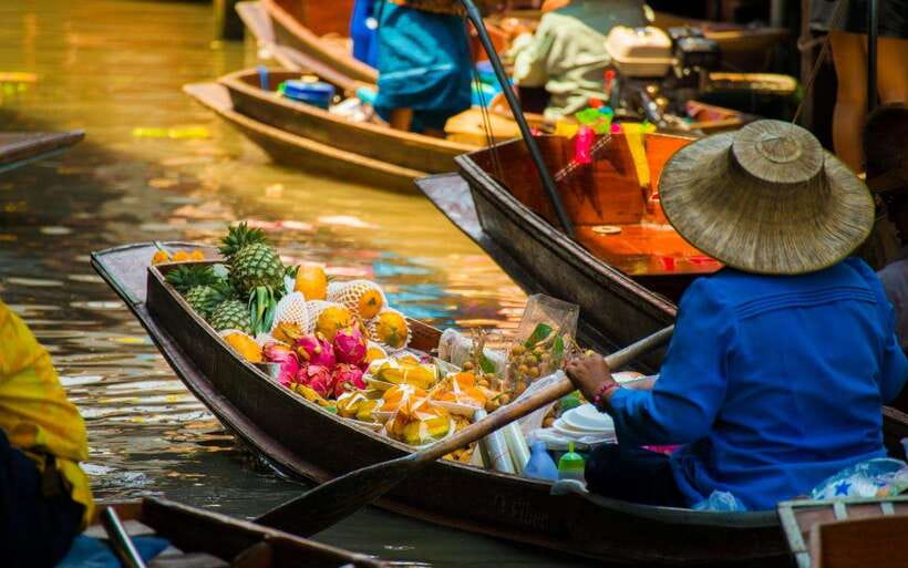 Bangkok: Damnoen Saduak and Train Market with Boat Ride - Maeklong Railway Market: what makes it unforgettable