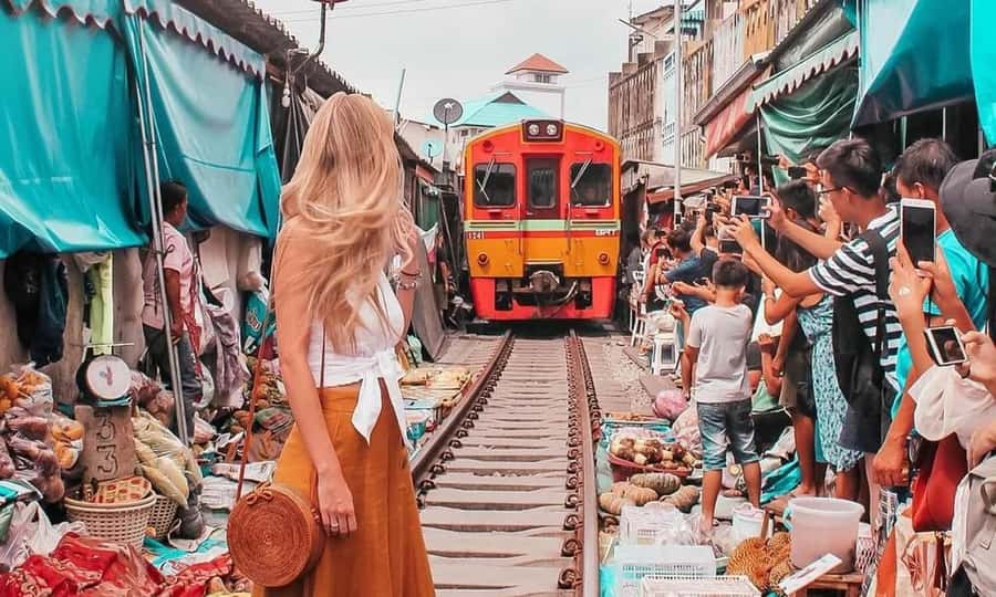 Bangkok: Damnoen Saduak Market & Kayaking Adventure - Damnoen Saduak Floating Market, Boat-to-Boat Trading