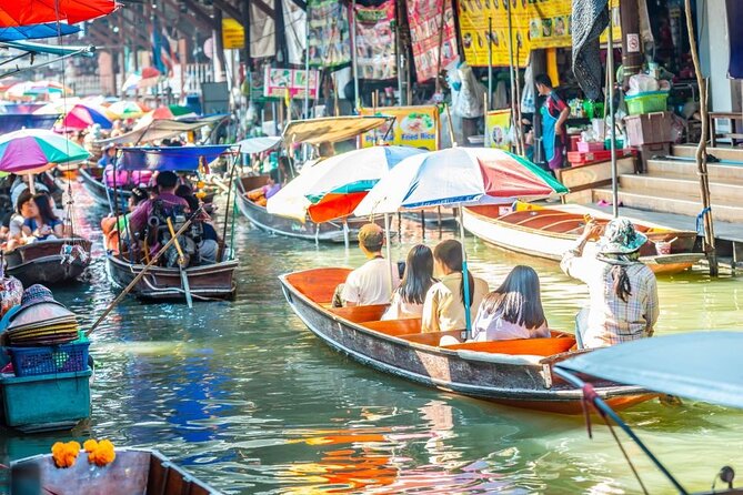 Bangkok Damnoen Saduak, Train Market, Mahanakhon Skywalk - Damnoen Saduak Floating Market from the canals by paddle boat
