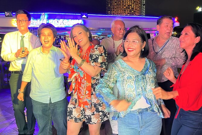 Bangkok Dinner Cruise with Intl Buffet, Live Music & Hotel Pickup - Sights along the Chao Phraya: what you’ll see in order