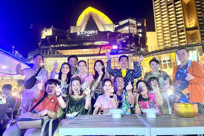 Bangkok Dinner Cruise with Intl Buffet, Live Music & Hotel Pickup - The buffet and drinks: what “unlimited” feels like in practice