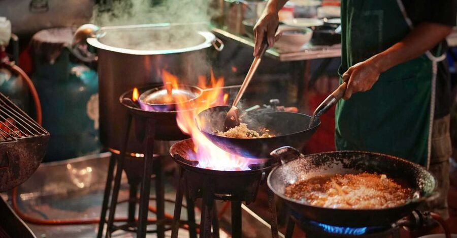 Bangkok: Discover a Taste of Chinatown – 2 Hr Walking Tour - The famous stalls you may stop for, and what to order first