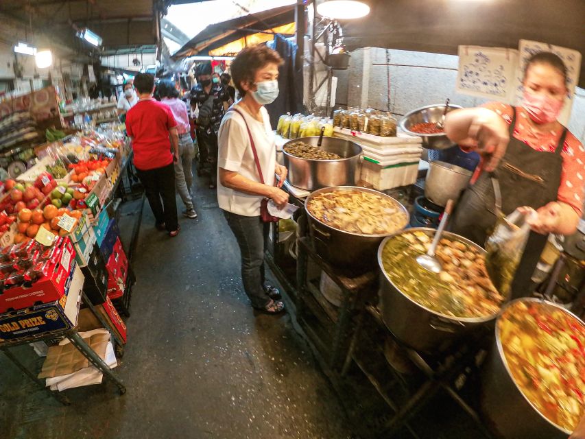 Bangkok: Discover a Taste of Chinatown – 2 Hr Walking Tour - Small groups, guide styles, and why Fern, Paew, and others changed the tone
