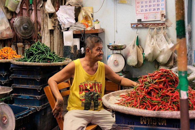 Bangkok Electric Tuk Tuk: Thonburi, Wang Lang & Food Tour - Thonburi Temple Stops: Wat Arun and More by Street-Level View
