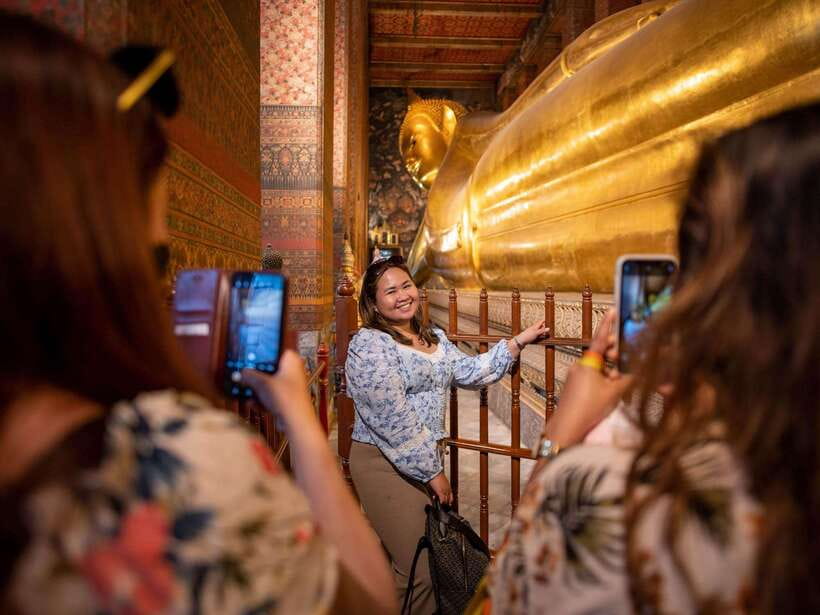 Bangkok: Evening Tour with Wat Arun, Wat Pho & Tuk Tuk Ride - Wat Pho first: reclining Buddha, guided context, and temple etiquette
