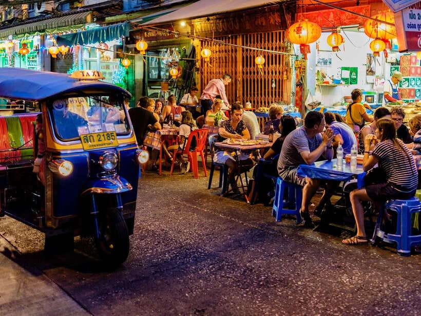 Bangkok: Evening Tour with Wat Arun, Wat Pho & Tuk Tuk Ride - Responsible and practical travel details that actually matter