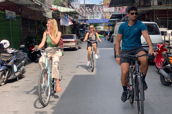 Bangkok Experiences Bike Tours-Backstreets and Hidden Gems - Talad Phlu at the start: food smells and community life