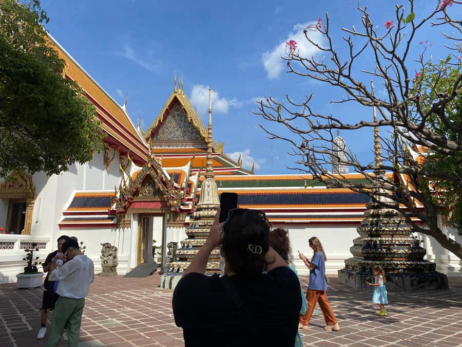 Bangkok: explore Wat Pho + tuk tuk sightseeing - Who should book this Wat Pho and tuk tuk old town ride