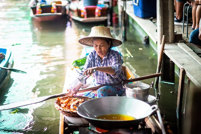 Bangkok Floating Market & Boat Ride to an Orchid Farm - The Canal Ride to Wat Saphan, Where the Day Gets Spiritual