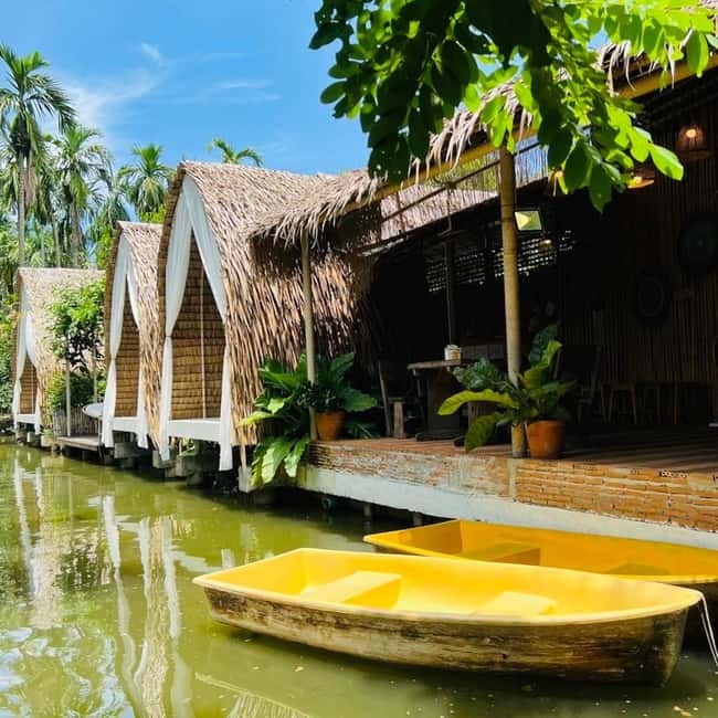 Bangkok: Floating Market, Phra Pathom Pagoda & Cafes Tour - Transport, time, and small-group flow