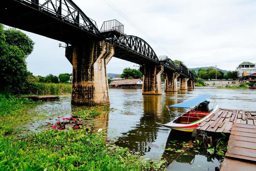 Bangkok: Floating Market, River Kwai, Railway Tour w/ Lunch - Damnoen Saduak Floating Market: Boats, snacks, and the extra boat fee