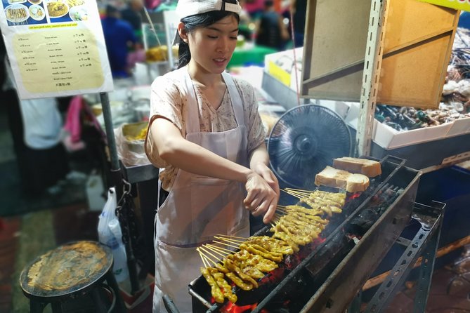 Bangkok Food Tour By Night - The cultural bits: temples, stories, and why they matter for food