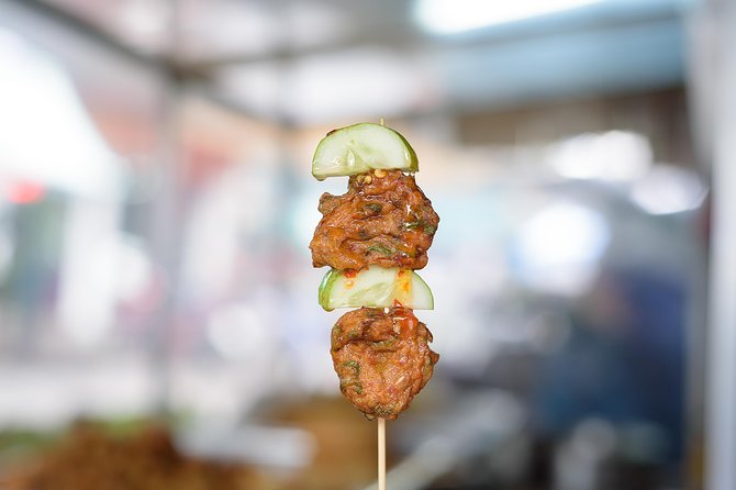 Bangkok Food Tour of Bang Rak with Local Guide - Stop 2: Ma! Bang Rak, fruits, wet market energy, and more