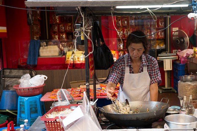 Bangkok Food Tour with a Local: China Town Feast for Foodies 100% Personalized - The 3-Hour Walk: Main Road Temples to Seated Shophouse Bites