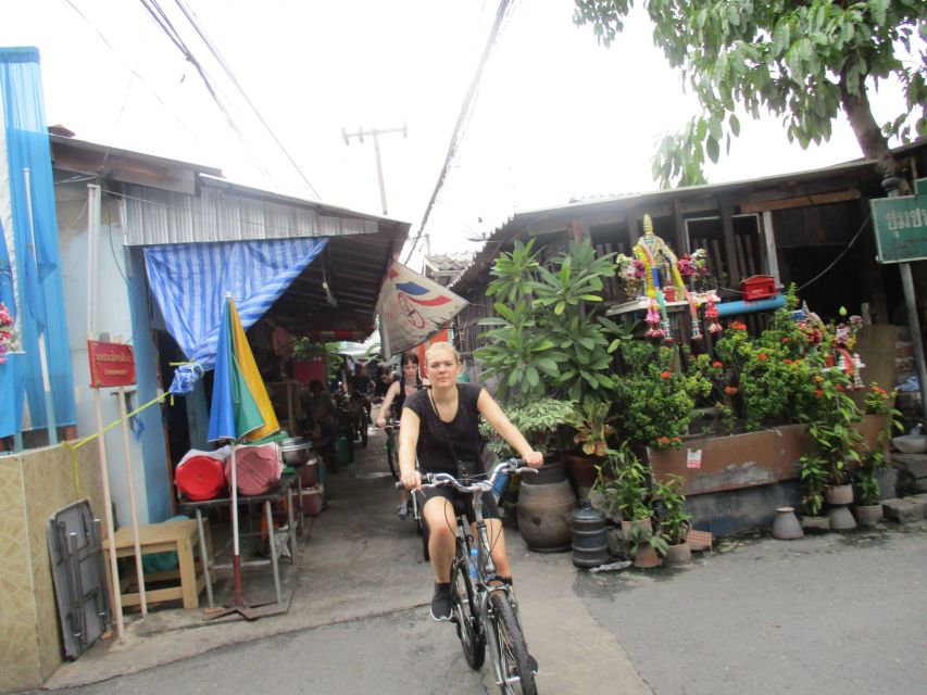 Bangkok Full-Day Bike Tour with Boat Transfer and Lunch - The back streets of Bangkok and the big fresh food market stop