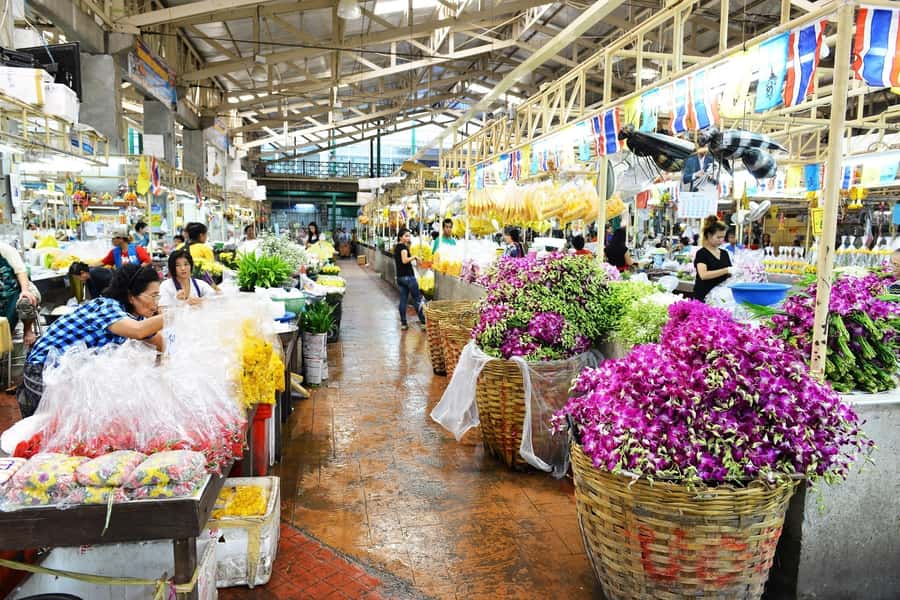 Bangkok: Full-Day Private Customized Tour with Transport - When your day includes Khao San Road or Chatuchak, use the guide for timing