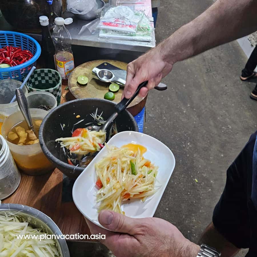 Bangkok: Full-Day Walking Tour Mini Group - Key highlights worth planning for