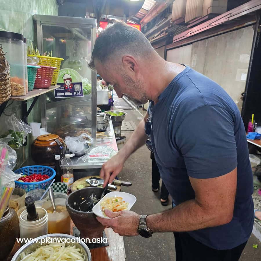 Bangkok: Full-Day Walking Tour Mini Group - Start at Saphan Taksin, then glide the Chao Phraya River