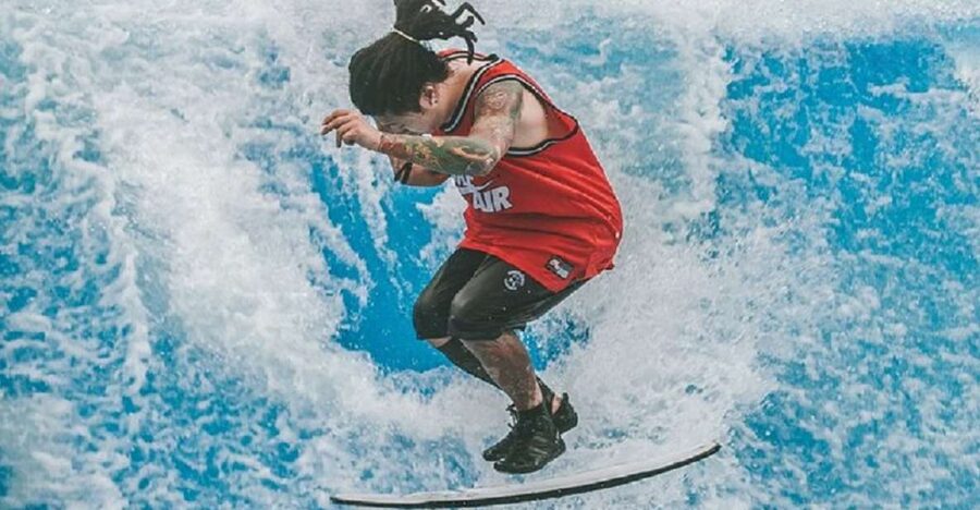 Bangkok: Fun Flow riding at Flow House Bangkok - Getting your voucher exchanged, then signing in with ID