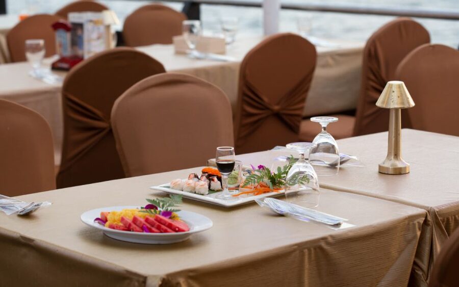 Bangkok: Grand Chao Phraya Dinner Cruise with Live Show - Why a 2-hour Chao Phraya dinner cruise works in Bangkok