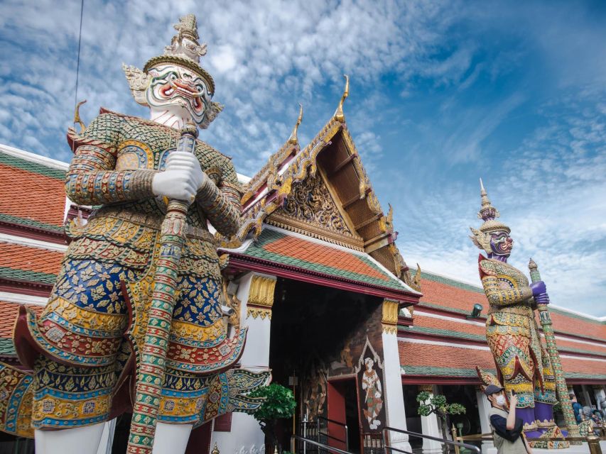 Bangkok: Grand Palace and Wat Arun Guided Walking Tour - The sustainability pieces that actually show up during your tour