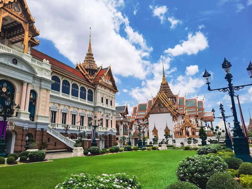 Bangkok: Grand Palace and Wat Phra Kaew Guided Walking Tour - Key highlights you should care about