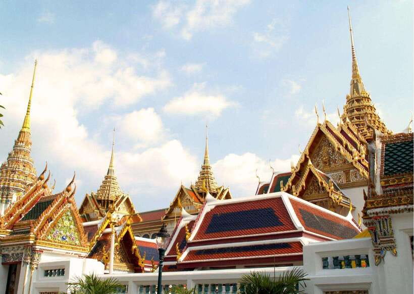 Bangkok: Grand Palace & Emerald Buddha Entry with Audioguide - Priority entrance inside the Grand Palace grounds