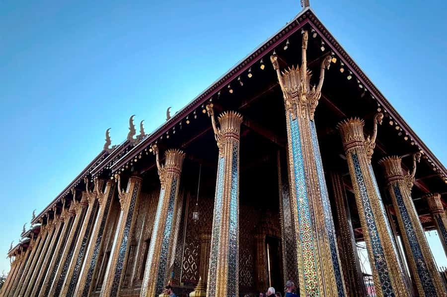 Bangkok: Grand Palace, Wat Arun & Giant Buddha Iconic Tour - Somdet Phra Pinklao Bridge, River Boat, and a Visitor Center Stop