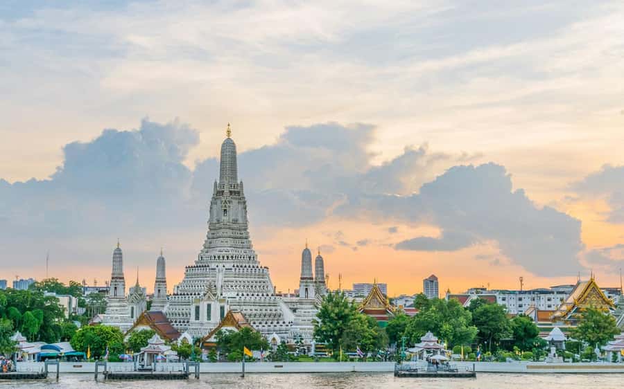 Bangkok: Grand Palace, Wat Arun & Giant Buddha Iconic Tour - Amphibious-Style Views: Why the Land-and-Water Mix Matters