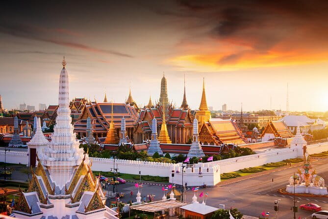 Bangkok: Grand Palace, Wat Pho and Chinatown Walking Tour - The Grand Palace and Wat Phra Kaew: Iconic, But Rules-First